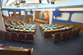 Prazna sala crnogorske Skupštine: "Pozdravljam kolege gdje god da su"