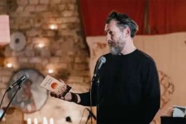 Jasmin Porobić predstavio zbirku pjesama "Želim njega, glupana"