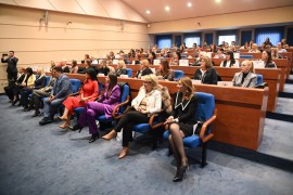 Prva konferencija žena Ujedinjene Srpske: Vratiti u proceduru zakon o ...