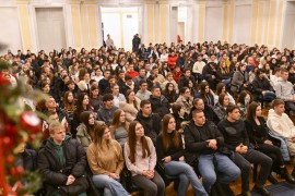 Stanivuković uručio rješenja za stipendije srednjoškolcima: Imate ...
