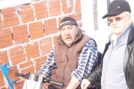 Prijatelji pokazali veliko srce: Nepokretnom Sejdi poklonili motorna ...