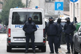 Pijana žena (37) u kafiću vadila katanu