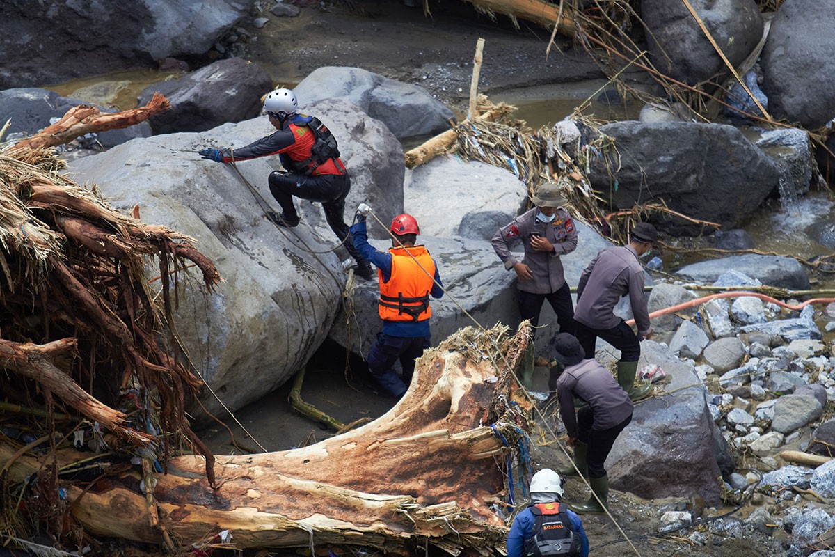 Nezapamćene poplave u Indoneziji: 440 poginulo, nestalo 400 ljudi (VIDEO)