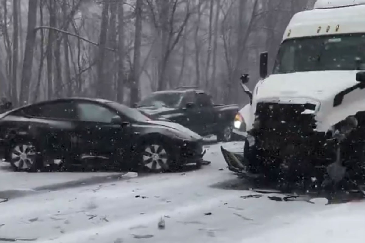 Haos na auto-putu u Indijani: Sudarilo se 45 vozila (VIDEO)