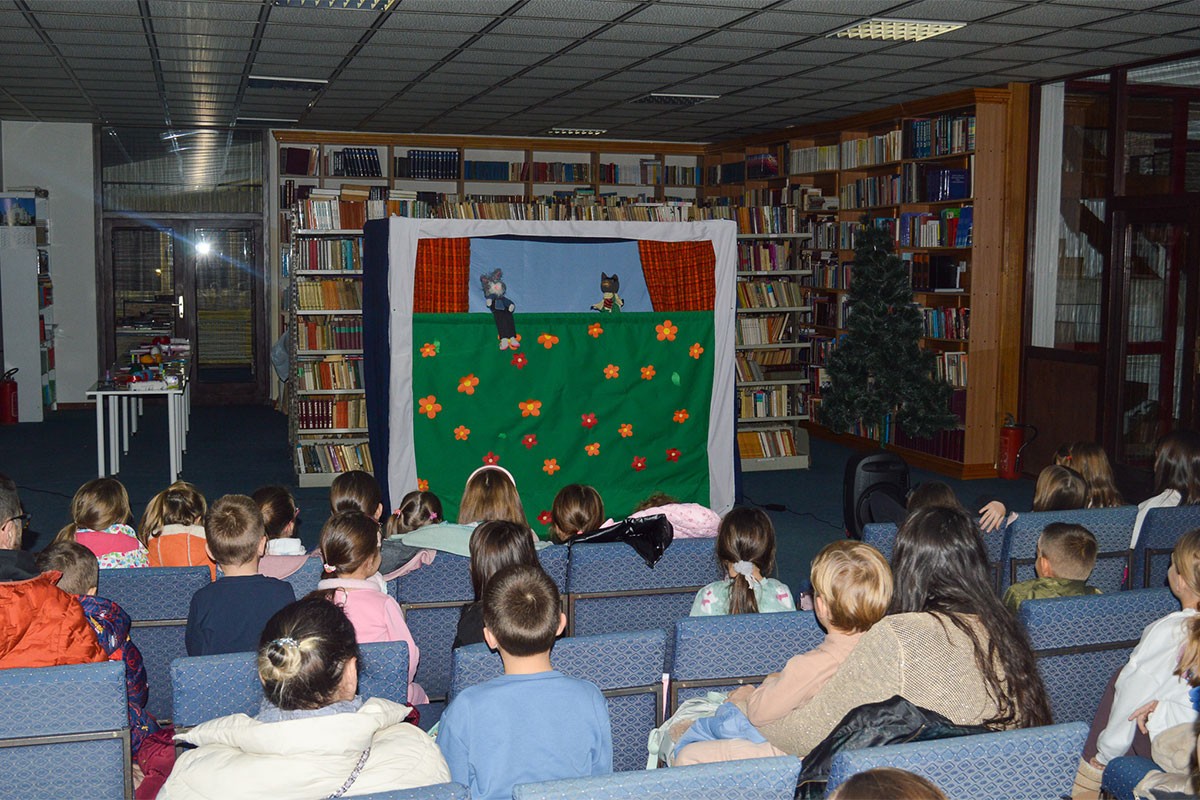 Lutkarska predstava i kreativna radionica za najmlađe Vlaseničane
