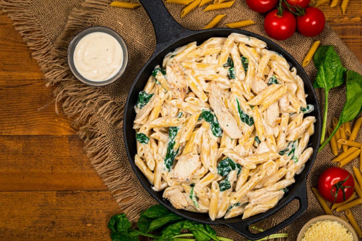 Pasta sa špinatom i piletinom