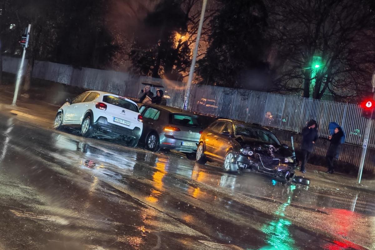 Sudar više vozila kod Audi servisa u Boriku: Ogromne gužve u Banjaluci (FOTO, VIDEO)