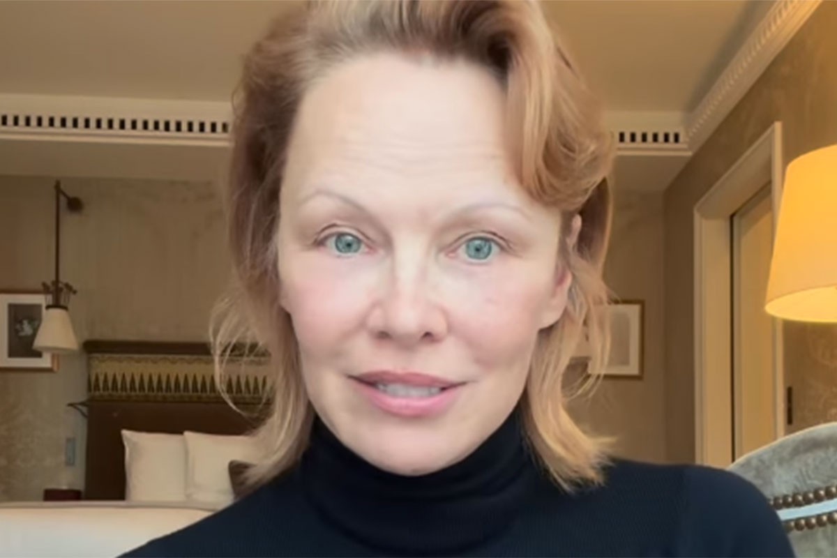 Pamela Anderson na naslovnici čuvenog magazina predstavila novi imidž (FOTO)