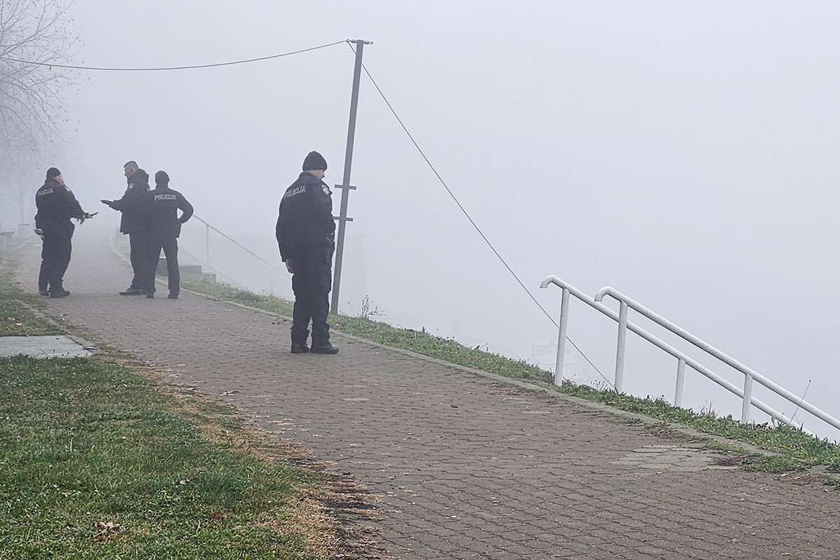 Tragedija na Savi: Prevrnuo se čamac pun migranata (VIDEO)