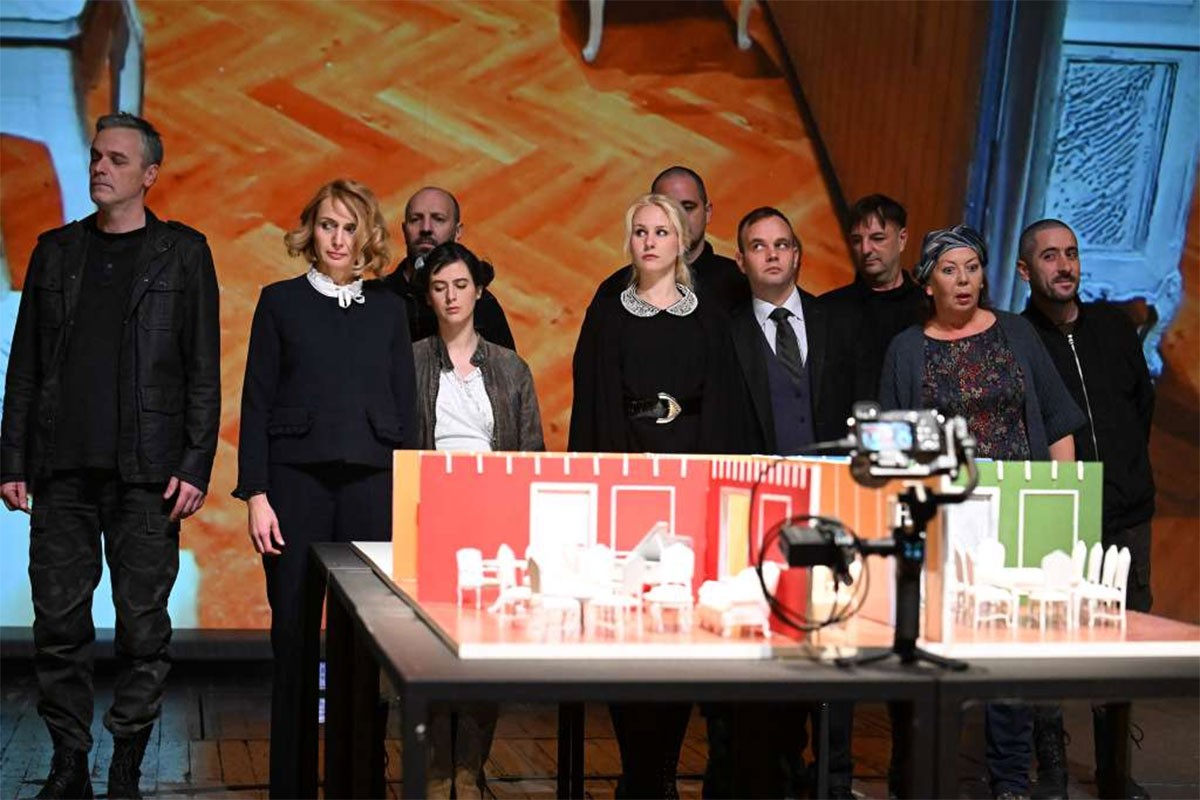 U Bosanskom narodnom pozorištu Zenica premijerno izvedena predstava 'Tri sestre'