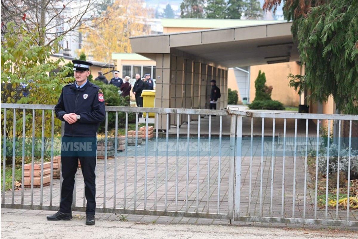 MUP RS o dojavljenim bombama: Više škola prijavilo da je primilo mail