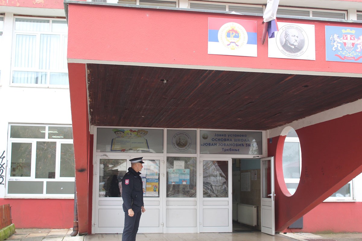 Dojave o bombama u trebinjskim školama lažne