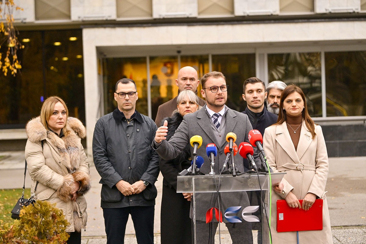 Stanivuković predao u NS RS rezoluciju o zabrani društvenih mreža: Evo šta u njoj piše