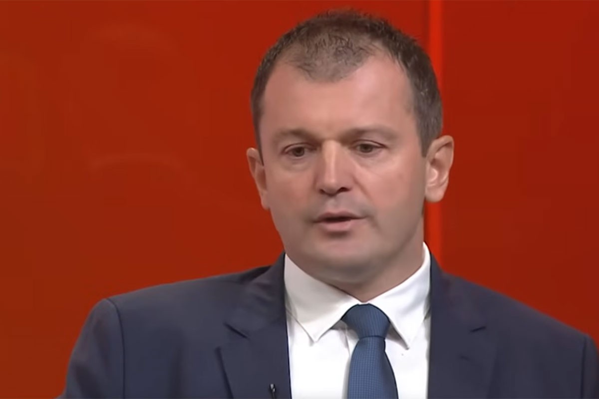 Brdar: Prije bih popio dva litra rakije nego zapalio cigaretu
