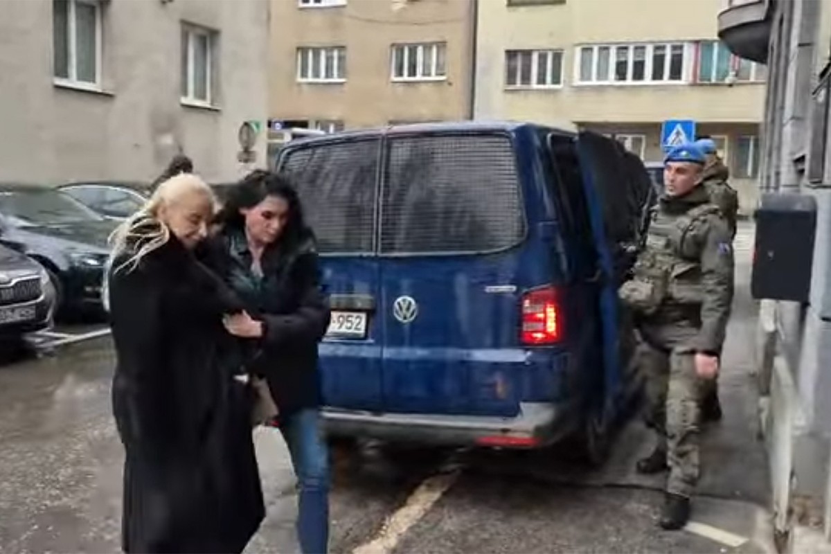 Uhapšeni dekan sarajevskog fakulteta i glavna inspektorica dovedeni u policiju (VIDEO)