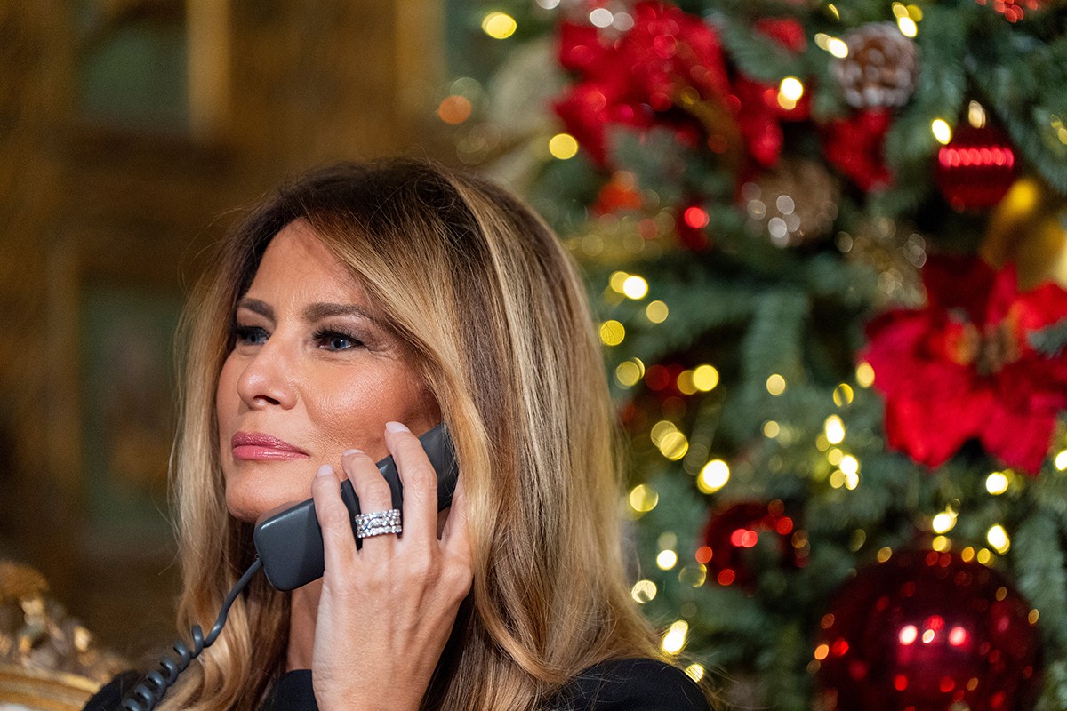 Haljina Melanije Tramp ima zanimljiv detalj: Povezuju ga s Jugoslavijom (FOTO)