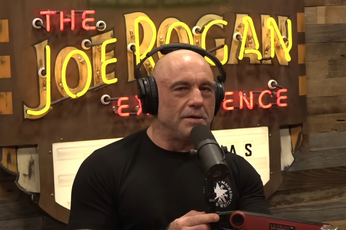 Džo Rogan napao Trampa zbog "razočaravajuće" objave o Robu Rajneru