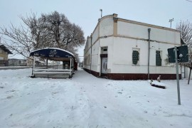 Na vratima lokala tragovi krvi svjedoče o zločinu: Traži se grupa ...