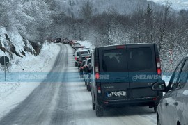 Haos na putu Bjelašnica-Sarajevo: Vozači satima zaglavljeni u snijegu ...