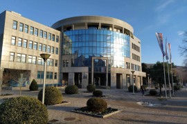 Da li su direktori javnih preduzeća zaslužili povećanje plata od 500 ...