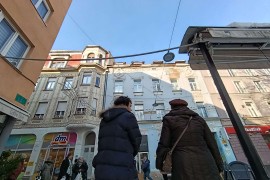 Srećom izbjegnuta tragedija: Obrušila se fasada na glavnom gradskom ...
