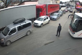 Gužve na prelazima Gradiška i Donja Gradina
