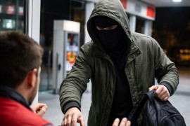 Prijedorčanina terete da je sa ženskom čarapom na glavi opljačkao ...