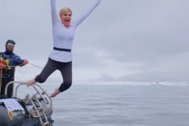 Kolinda Grabar-Kitarović hrabro skočila u ledeno more Antarktika ...