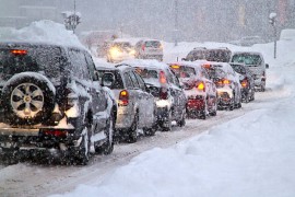 MUP upozorava vozače na opasnost od pojave poledice