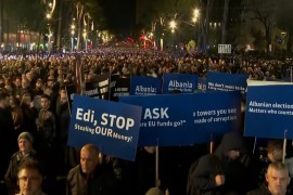 Neredi u Tirani: Uhapšeno više osoba, povrijeđeno 11 policajaca