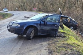 Prepolovljen auto sa tablicama Srbije: Djeca među šestoro ...