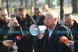 Mljekar Usorac poslao poruku Miniću: Ne brani nam dolazak pred Vladu ...