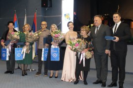 Svetosavska akademija u Gradišci: Nagrade za izuzetan uspjeh u ...