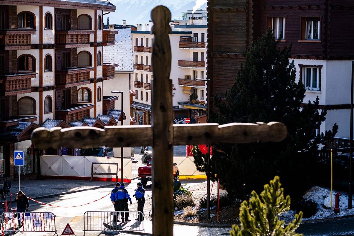 Šesnaest Italijana nestalo u požaru u Švajcarskoj, više od 40 poginulih