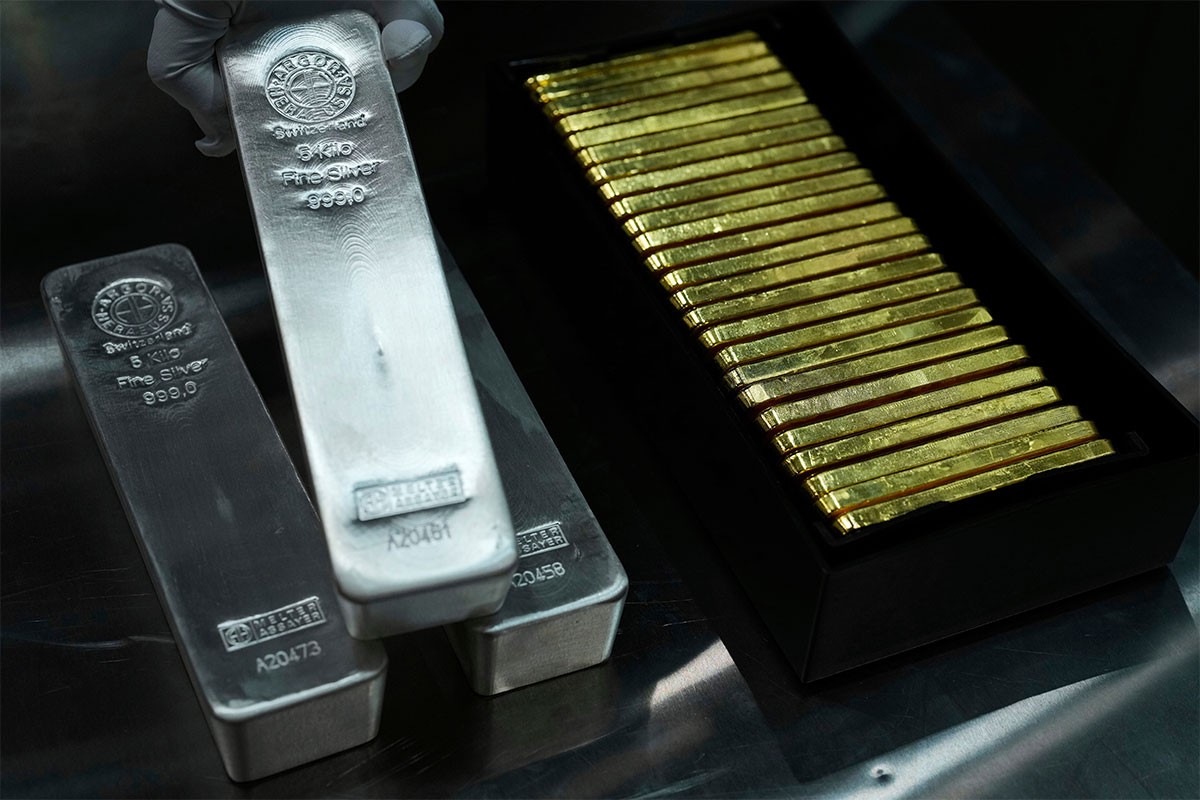 Cijene zlata i srebra nastavljaju snažan rast: Rekordi na tržištu plemenitih metala