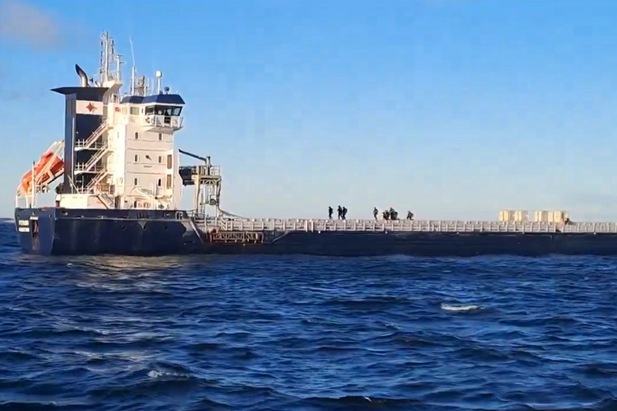 Zaplijenjen ruski brod iz "flote u sjenci" (VIDEO)