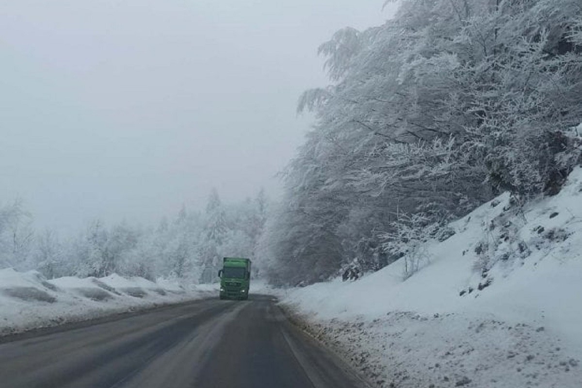 Teretnim vozilima zabranjeno preko Crnog vrha i Han Pogleda