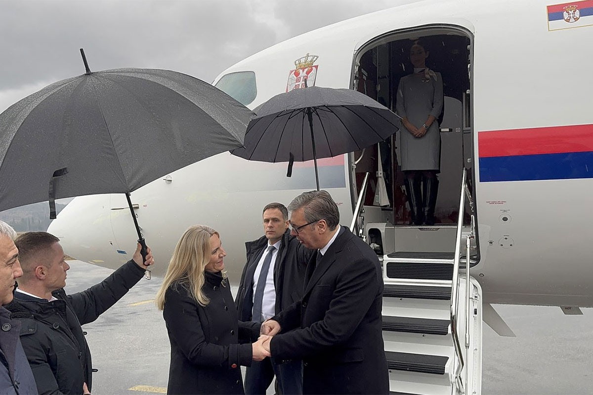 Vučić stigao u Mostar, dočekala ga Cvijanovićeva
