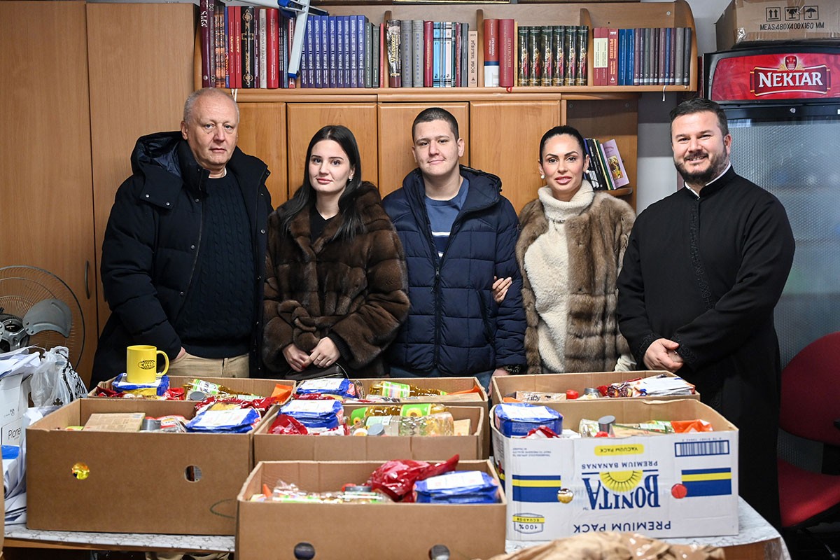 Porodica Cvijetić obezbijedila božićne pečenice za 15 porodica