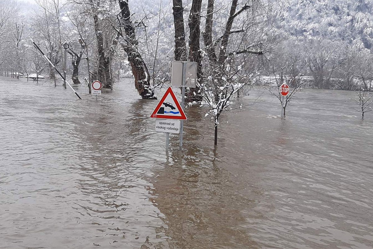Proglašena vanredna situacija u Zvorniku (FOTO)