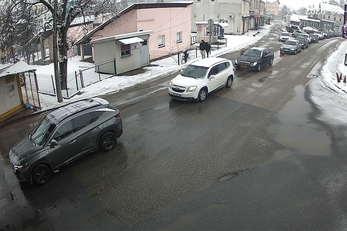 Na sedam graničnih prelaza u BiH duge su kolone vozila