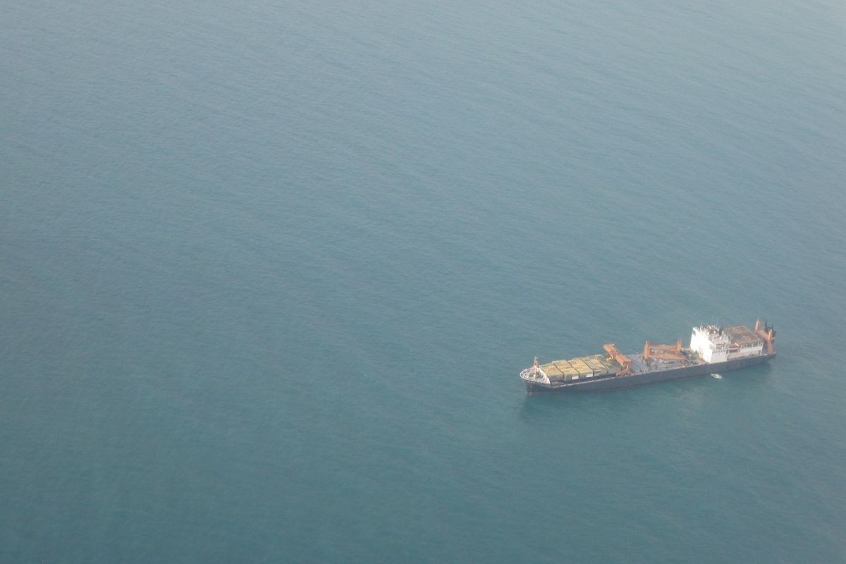 Drama na Atlantiku: Trampove snage hoće da se ukrcaju na ruski tanker?