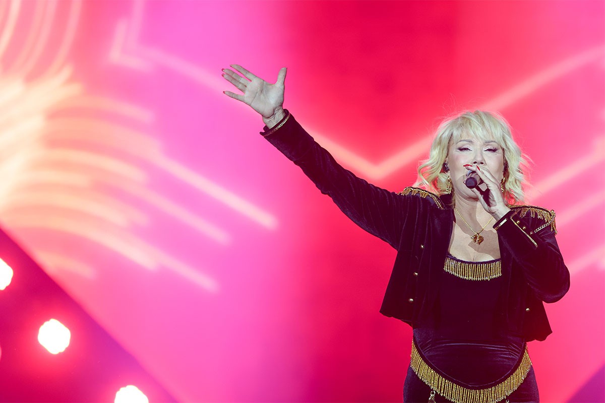 Lepa Brena zakazala još jedan koncert u Tuzli