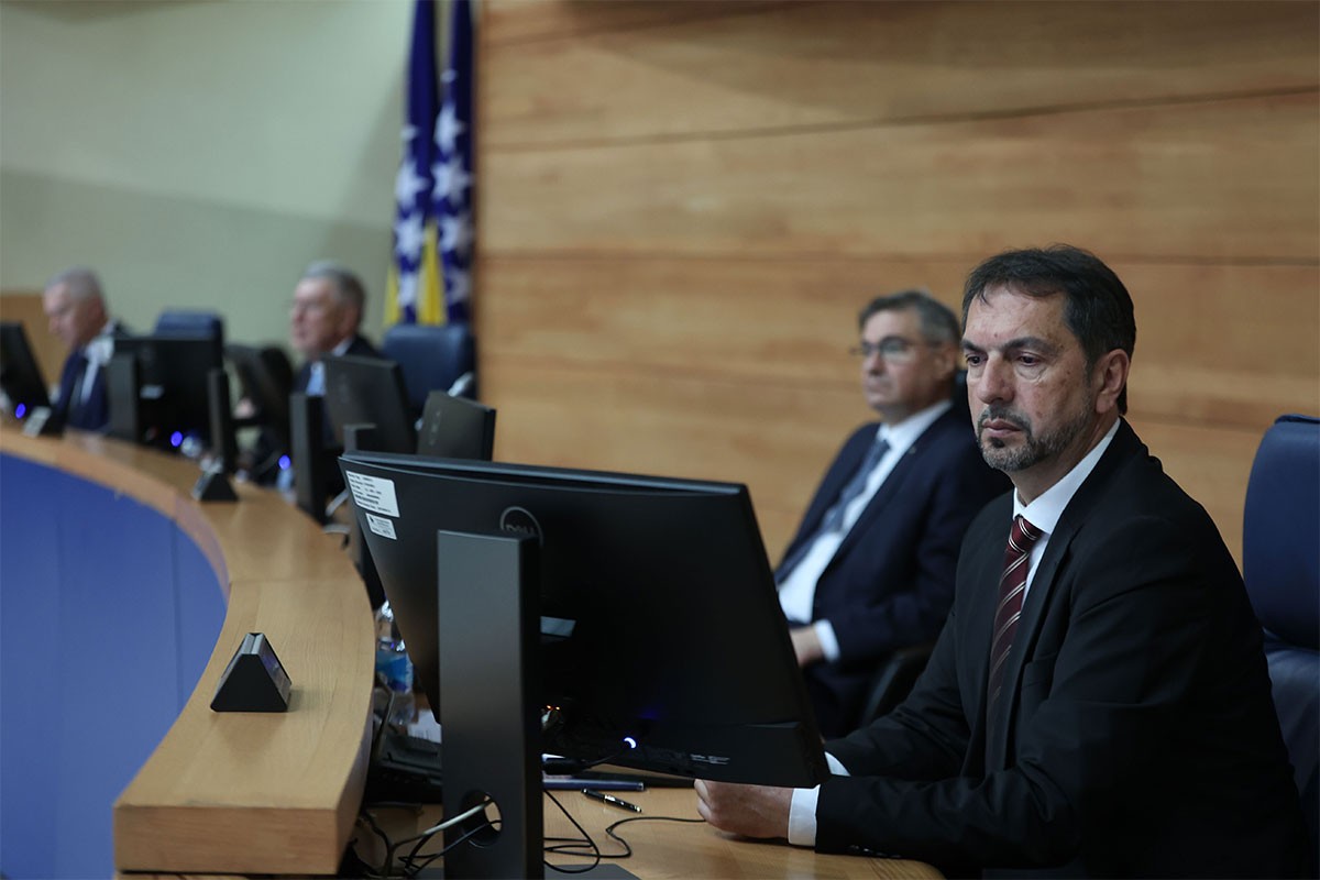 Čavara poručio: BiH tapka u mjestu, glavni pregovarač treba da bude Srbin