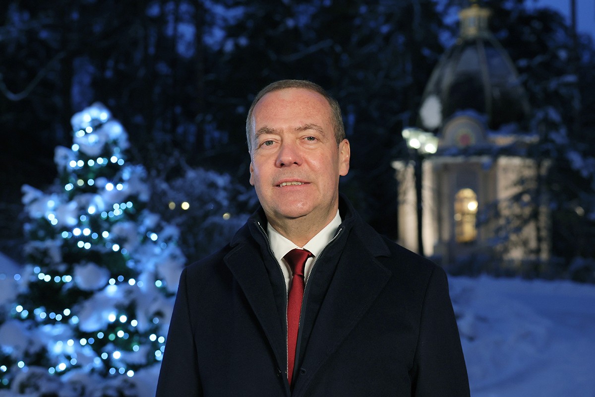 Medvedev: Ako Tramp ne požuri Grenland će postati Rusija