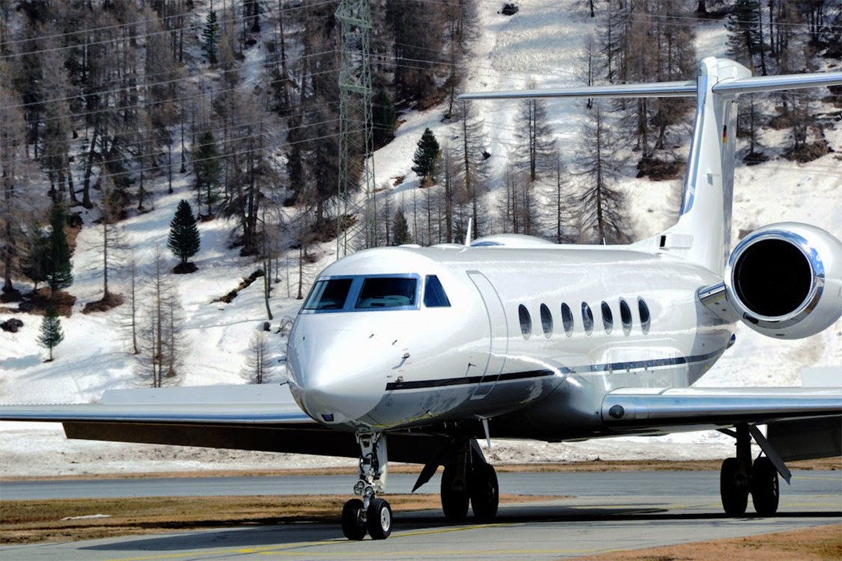 Aerodromi širom Evrope zatvoreni zbog ledenog vremena, letovi poremećeni