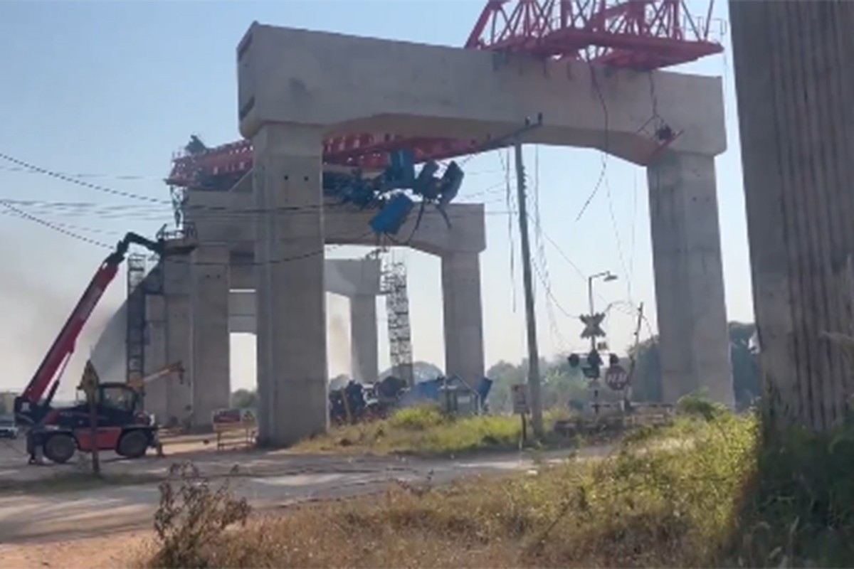 Najmanje 19 mrtvih na Tajlandu: Dizalica pala na voz (VIDEO)