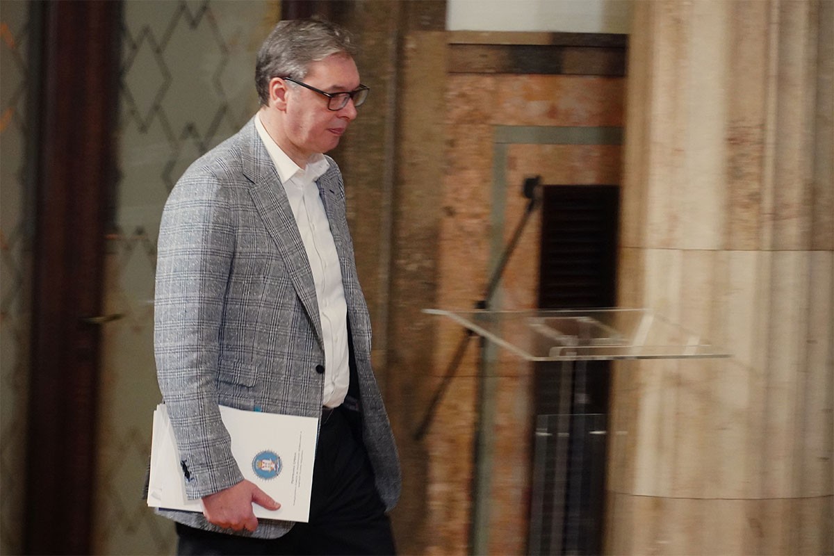 Aleksandar Vučić: Probudili su me u 3.20 zbog Ane Bekute