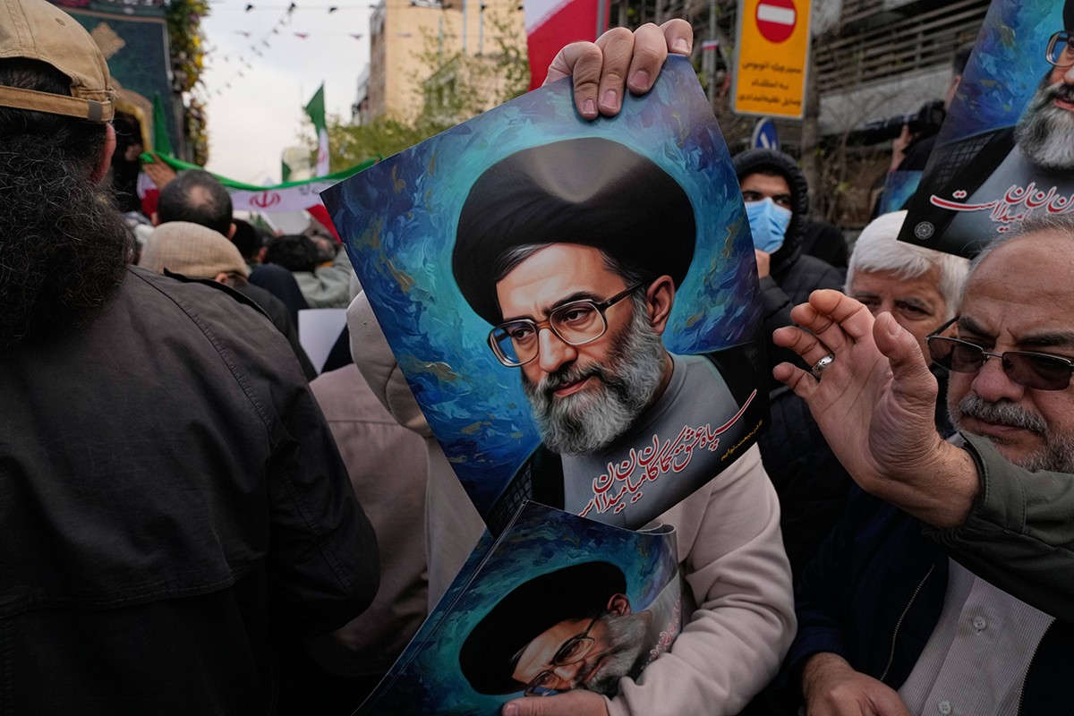 Potez Vašingtona otkrio Trampov plan: Napad SAD na Iran moguć za 24 sata?