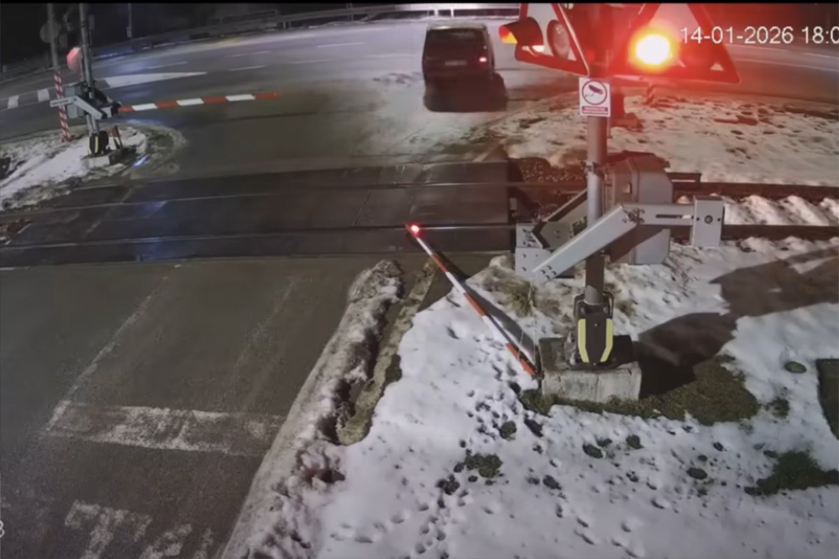 Srušena rampa na jednom od najzloglasnijih prelaza (VIDEO)